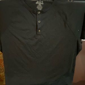 Henley men’s short-sleeved t shirt